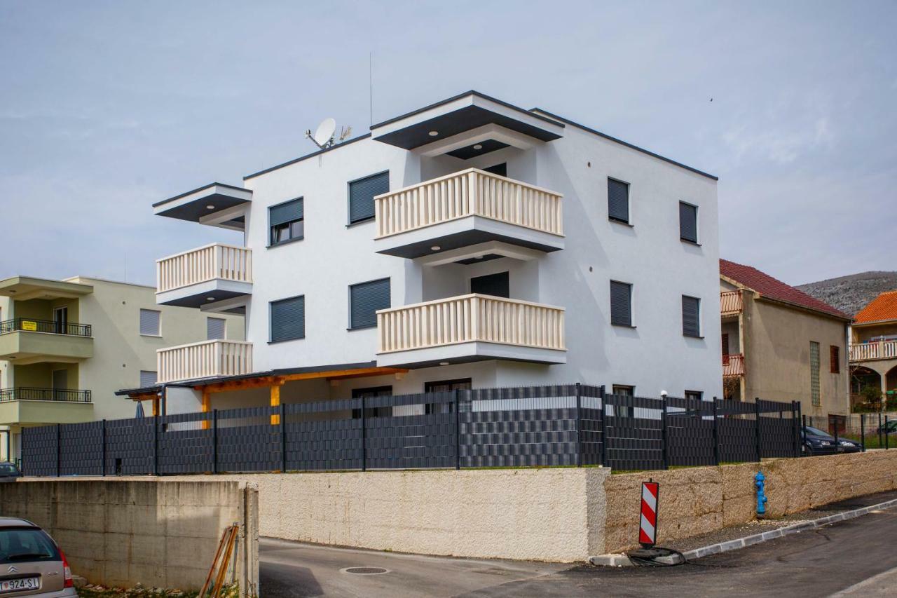 Apartment Ferias Trogir Exterior foto